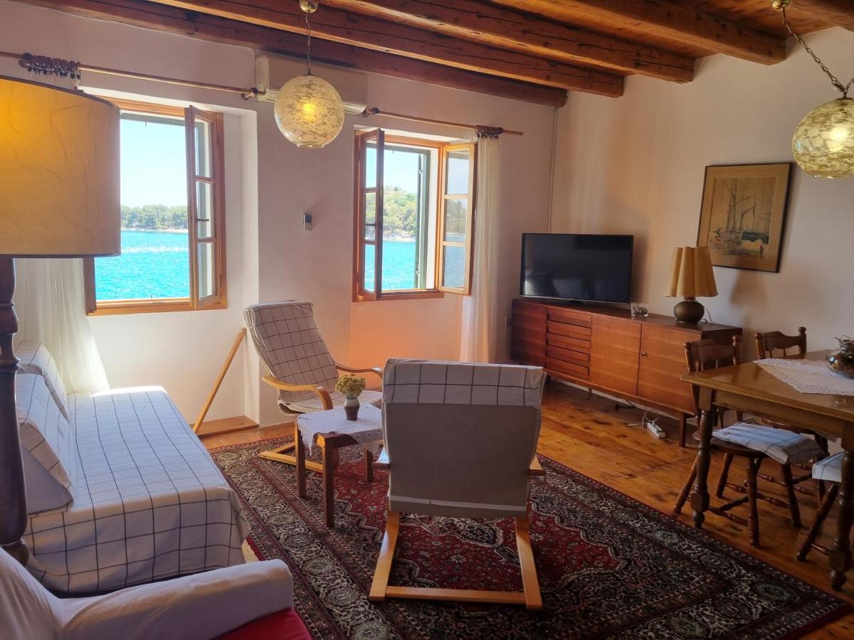 Apartment Ruzica ตรีบูนย์ ภายนอก รูปภาพ