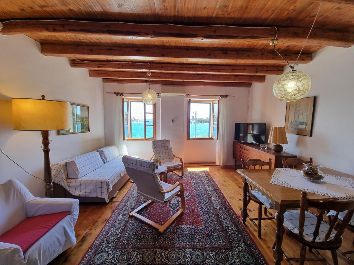 Apartment Ruzica ตรีบูนย์ ภายนอก รูปภาพ